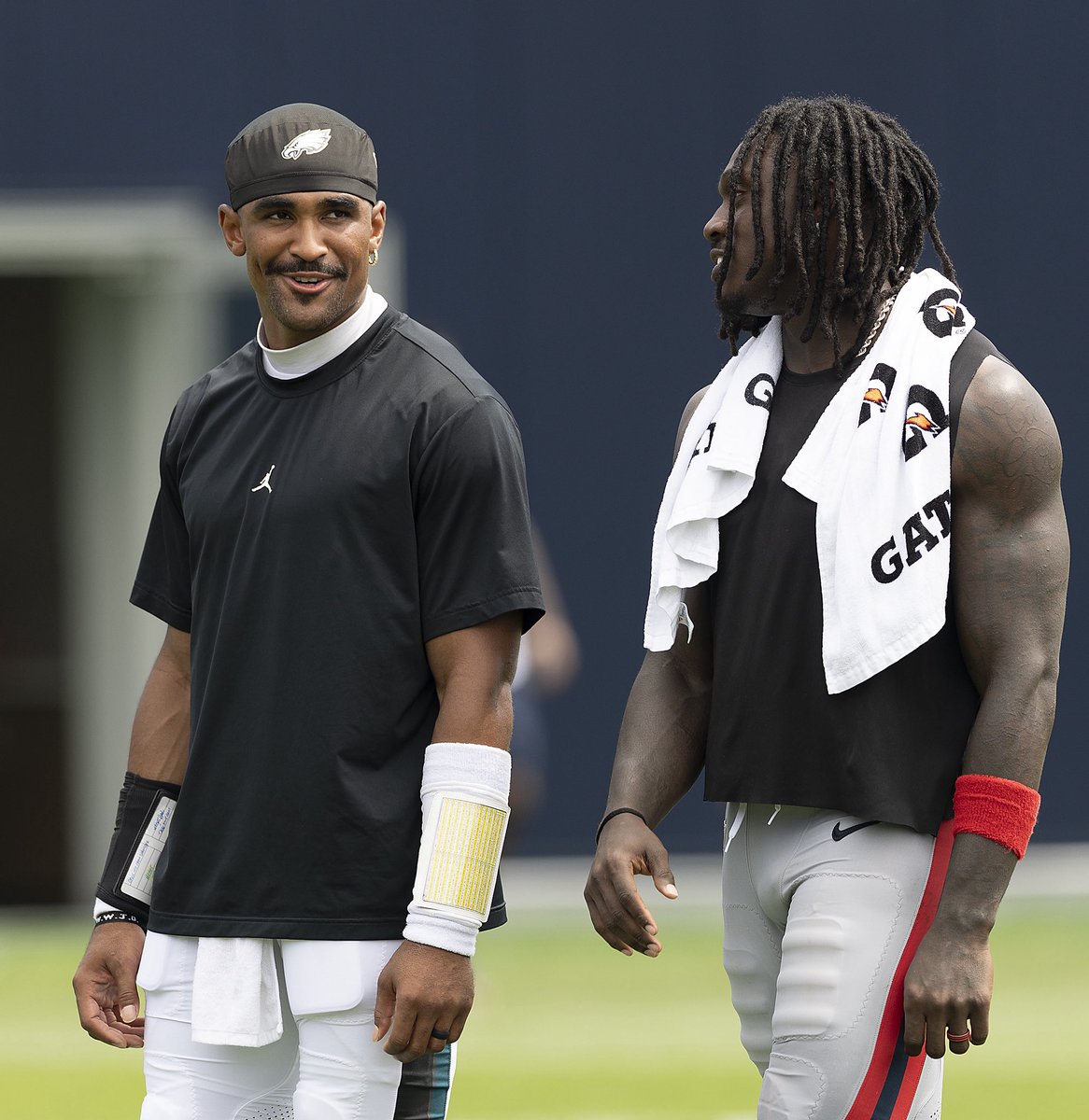 ReinerOlivia's tweet photo. Jalen Hurts and A.J. Brown after practice, photographed by the 🐐 Yong Kim. https://t.co/hJXurutJTh