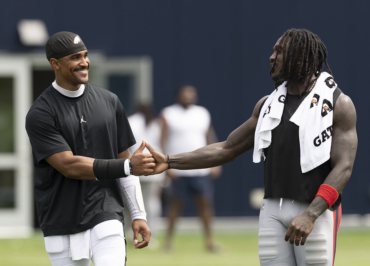 ReinerOlivia's tweet photo. Jalen Hurts and A.J. Brown after practice, photographed by the 🐐 Yong Kim. https://t.co/hJXurutJTh
