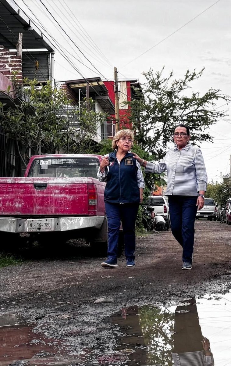 rosaicela_'s tweet photo. Realizamos visitas casa por casa en Los Reyes, #Michoacán, para escuchar de manera directa a la gente, atender sus necesidades y llevarle programas, acciones y servicios. 🇲🇽 @Claudiashein @RocioBarcenaM @martha_lop https://t.co/vXYjsgCAXD