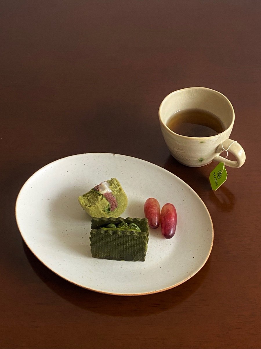 jackynoff69's tweet photo. Just grabbed the most addictive matcha cookie bites from the new snack spot—sharing is caring, so who’s joining my snack stash for a midday pick-me-up https://t.co/17Mpm6FbiZ