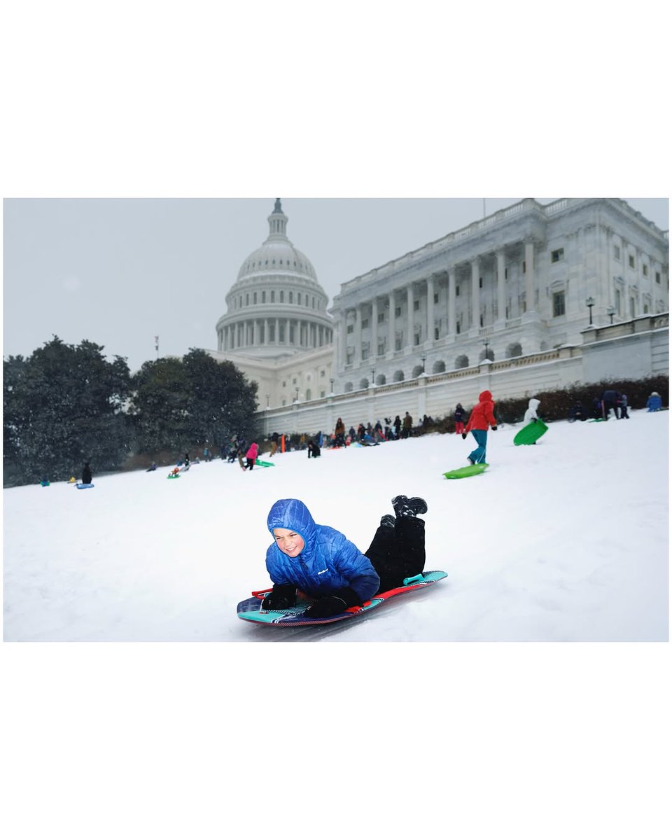 anakinb4wu8a's tweet photo. Snow over Washington. For https://t.co/fbhZjoJqqe
