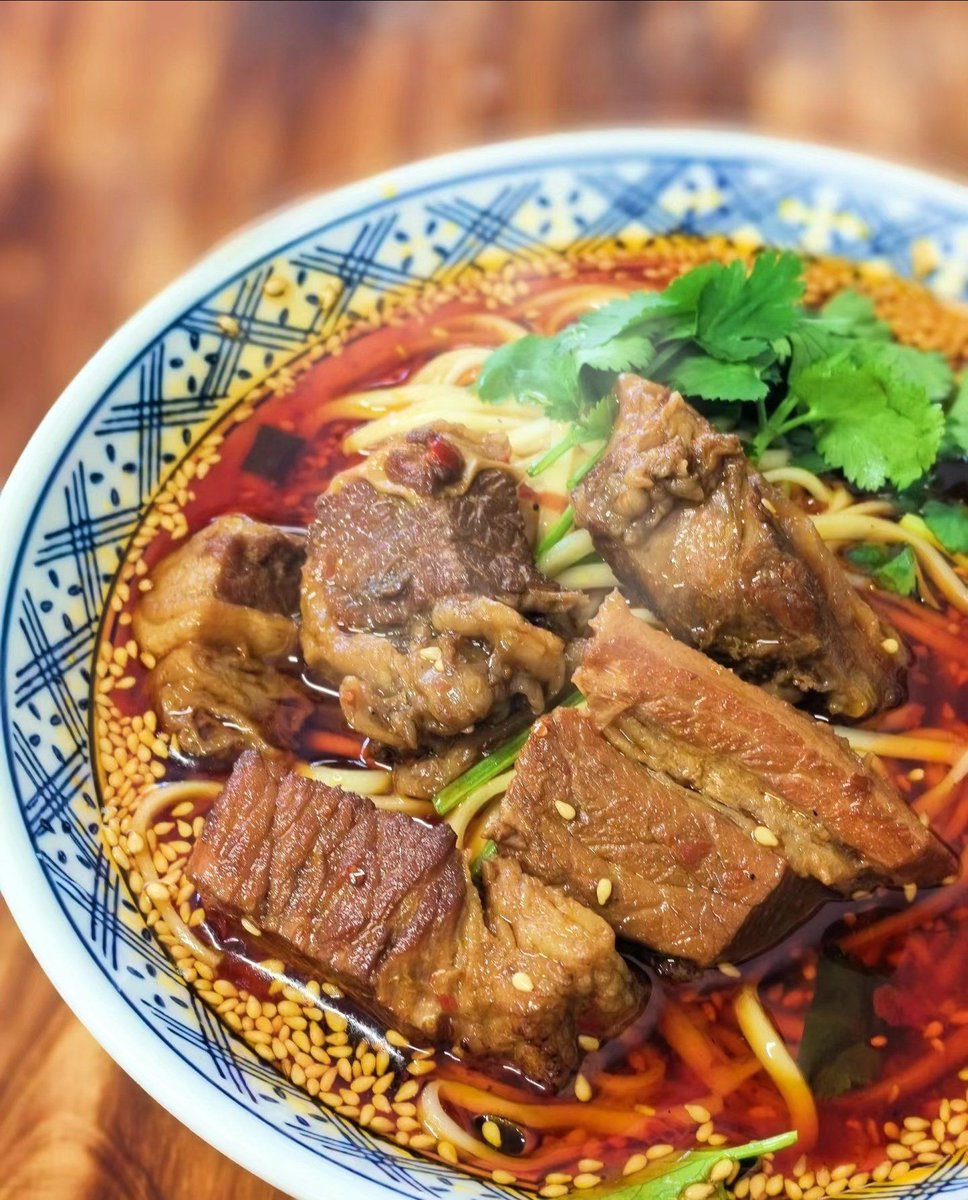 AliRsha25838221's tweet photo. Just found the best hidden Taiwanese beef noodle in downtown! Tender braised beef, rich spicy broth, and chewy noodles had me coming back for a second bowl—10/10, will be my new go-to comfort food spot https://t.co/ekWVeFH0Kb