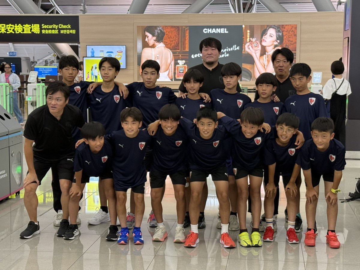 sangafc_school's tweet photo. 【JSE international】
本日からSPコースでタイ遠征🇹🇭
朝10時に関空に集まり、JAIFA ACADEMY TRANING CENTAERにようやく到着✈️🚌
疲れたねぇ😮‍💨
明日からの大会に向けてすぐにおやすみです💤

#京都サンガ
#SP https://t.co/jusdsNW5wt