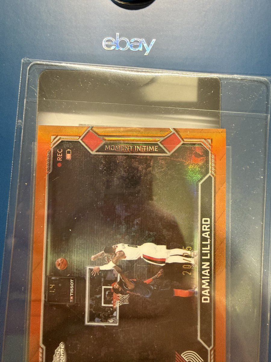 realcarloss's tweet photo. I thought ebay started putting tape on these?! cmon this is ridiculous @CardPurchaser https://t.co/EUpioN5mGd