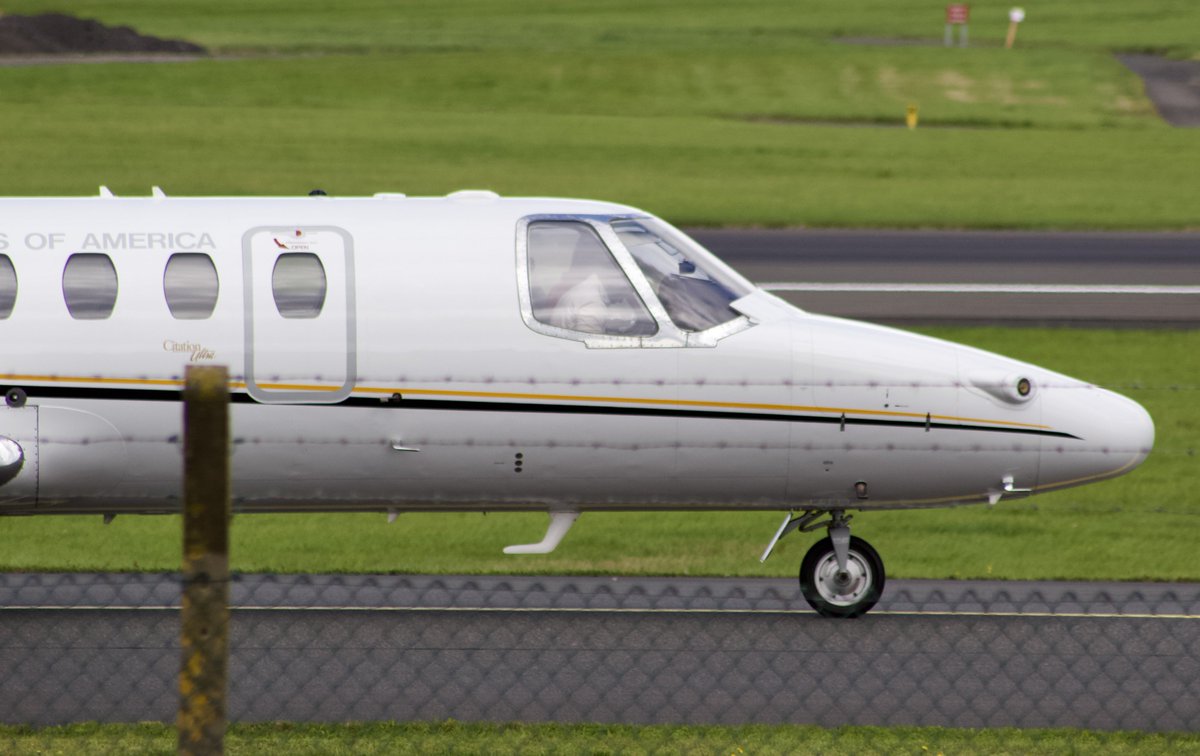 frantic_gold's tweet photo. Over to Prestwick airport for the 1st time in a whileโฆ the mini-Mound is now Maxi-Mound ๐ฎ Anyway, planes..
๐บ๐ธ US Army Priority Air Transport Cessna Citation 96-0107 #WING91 departed PIK for Wiesbaden. #avgeek #SpottingFromTheMound https://t.co/BLdKC8DalV