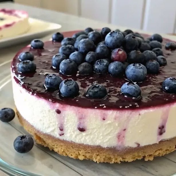 primff0's tweet photo. Posting my cravings instead of eating them 😋 yummy blueberry cheesecake https://t.co/xXpibBxq1m