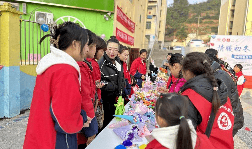 prighom3's tweet photo. [Join our neighborhood community fair this Sat, 10 AM–4 PM at Central Park! Free snacks, kids’ games, and local craft stalls. Bring your family and meet neighbors!]， https://t.co/f9w81cTHix
