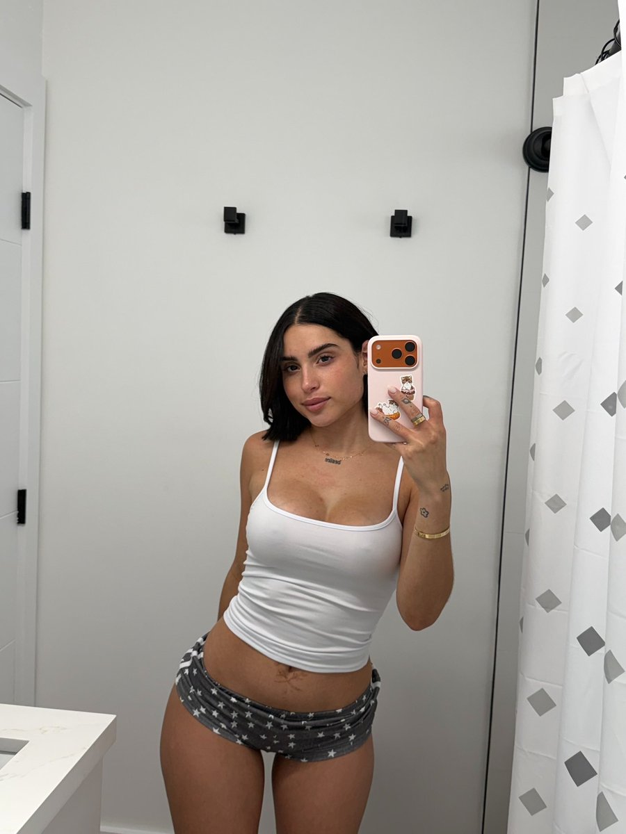 Angelasteaa's tweet photo. Up close is u can see it better https://t.co/EncJ6YqhJ3