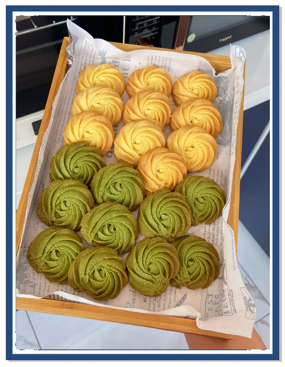 JonathanHudgin7's tweet photo. Just pulled these buttery matcha crinkle cookies out of the oven—golden edges, gooey centers, and that perfect green dusting!  Baking small joys one batch at a time. https://t.co/d5BCDriG08