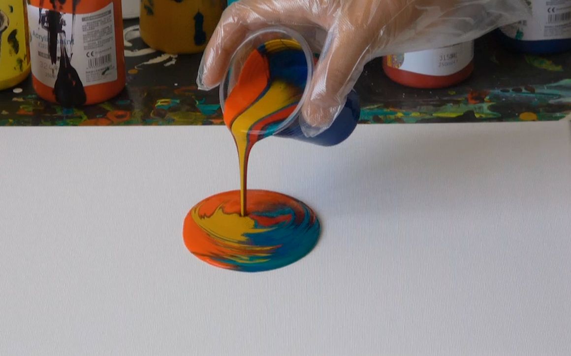PATEDEVANG's tweet photo. Exploring fluid acrylic pouring today—each color blend feels like a tiny, unpredictable masterpiece waiting to bloom. https://t.co/1JCwwjmwnE
