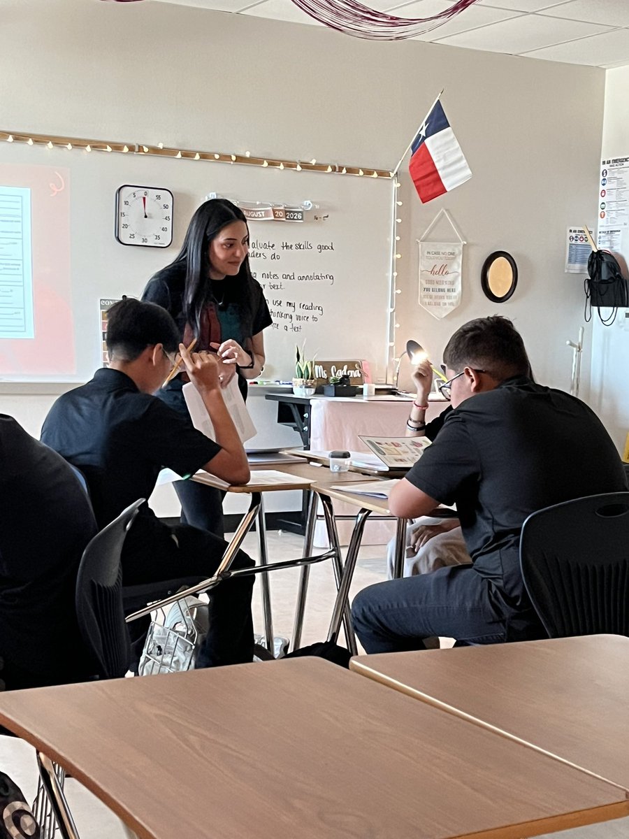 EFlores_SHS's tweet photo. Excellent engagement and activities going on in Ms. Cadena’s classes today! Students are eager to share out and participate as they read “Lamb to the Slaughter” and do Stop, Plop, and Roll during the story. Bobcats are reading, speaking and writing with purpose! 🩵🐾🧡 #TeamSISD https://t.co/NyteKxhPRd