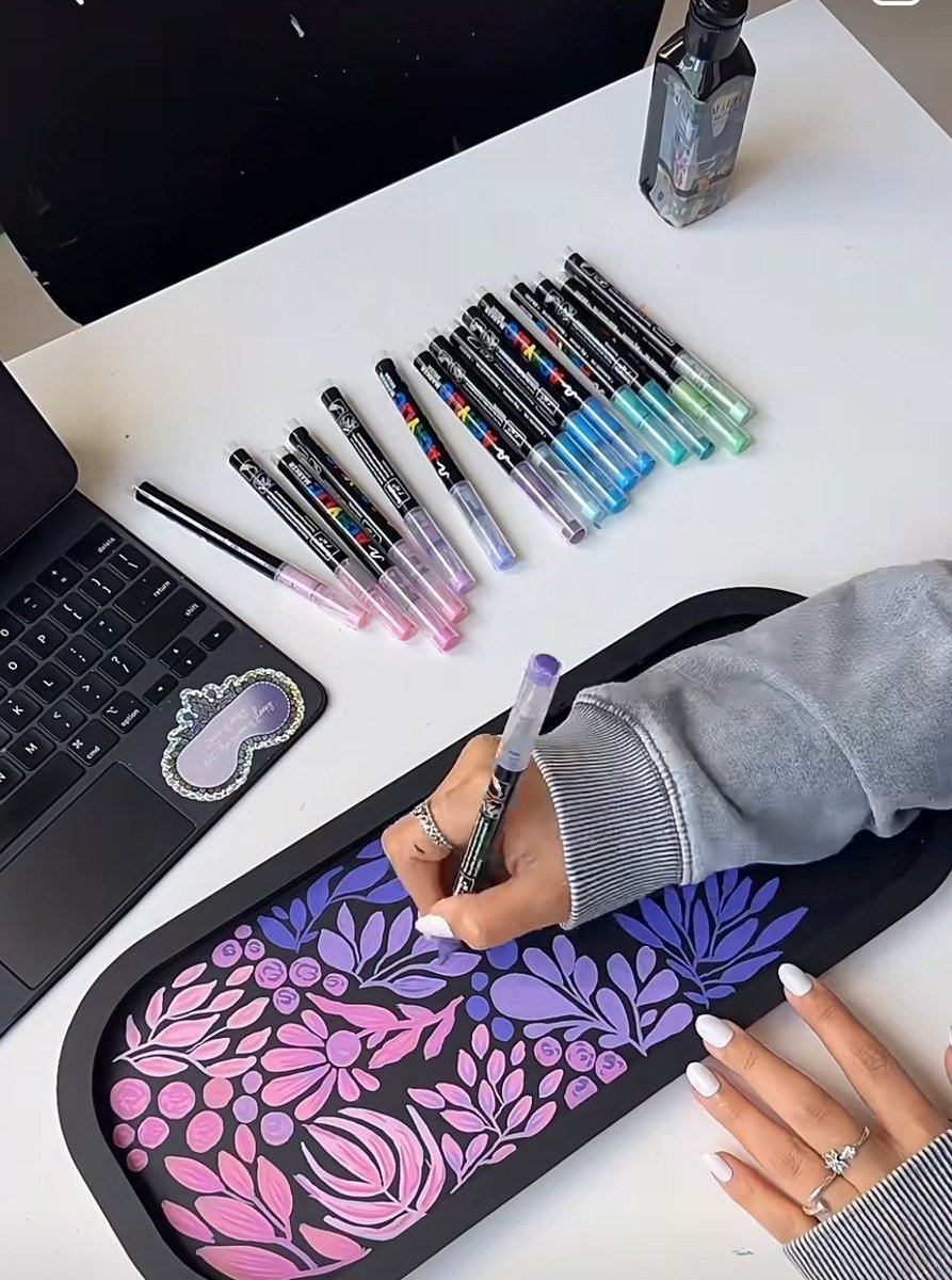 sugar_daddy911's tweet photo. Try 15 mins of watercolor doodling daily  Small strokes, big joy—perfect for turning boring moments into creative wins. Start your fun hobby today! https://t.co/6soidvph4c