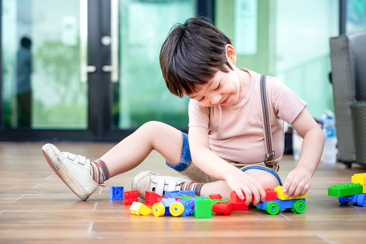 Carolyn77308004's tweet photo. Building block time with my 3-year-old = messy floors + huge smiles!  Every block tower he knocks down becomes a new adventure. Love these tiny, silly moments with my little buddy https://t.co/lCJhS1FgEI