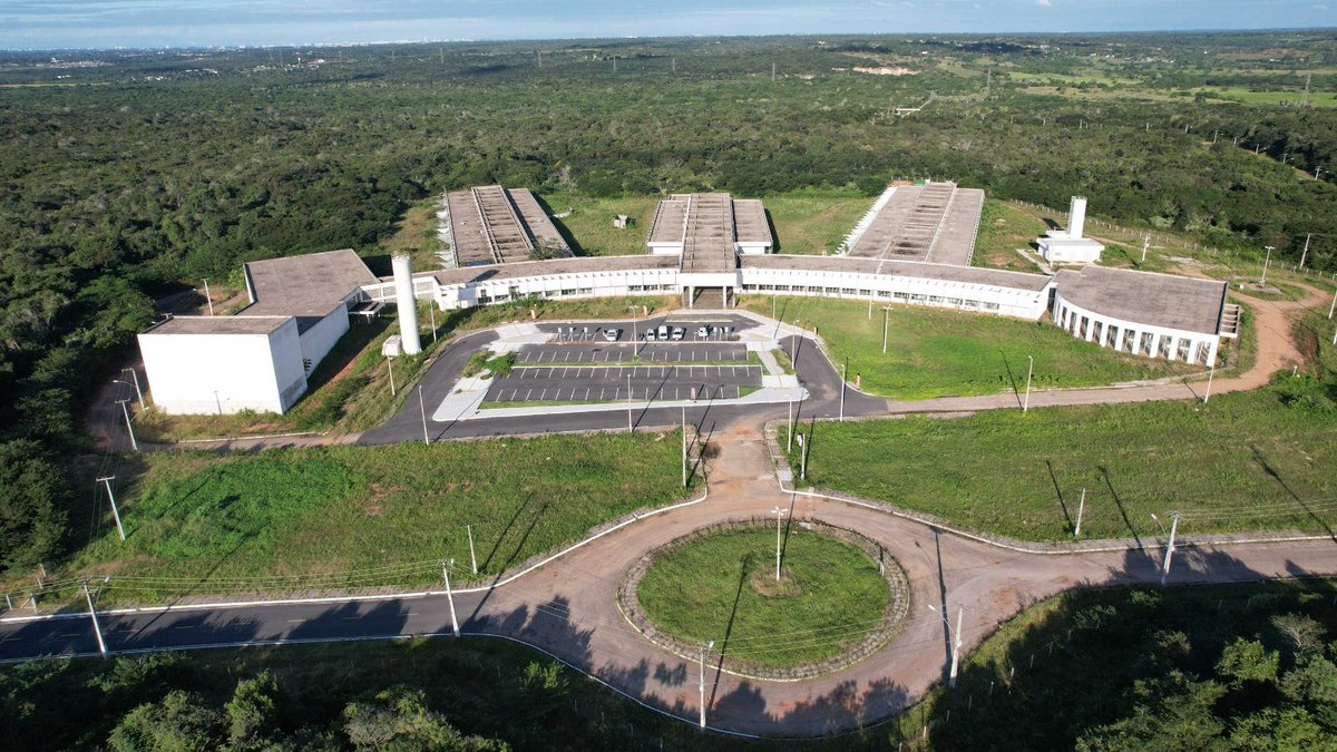 AnaliseGeopol's tweet photo. 🇧🇷 Supercomputador brasileiro será instalado no Parque Científico e Tecnológico Augusto Severo (PAX), com investimento de R$ 2 bilhões do governo federal como parte do Plano Brasileiro de Inteligência Artificial (PBIA), anunciado pelo presidente Lula em 20 de agosto de 2026. https://t.co/rwAZ1K642G