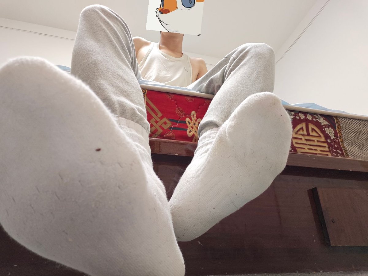 0haoze0's tweet photo. oi！在下面看什么呢 https://t.co/ygrsZz9CEu