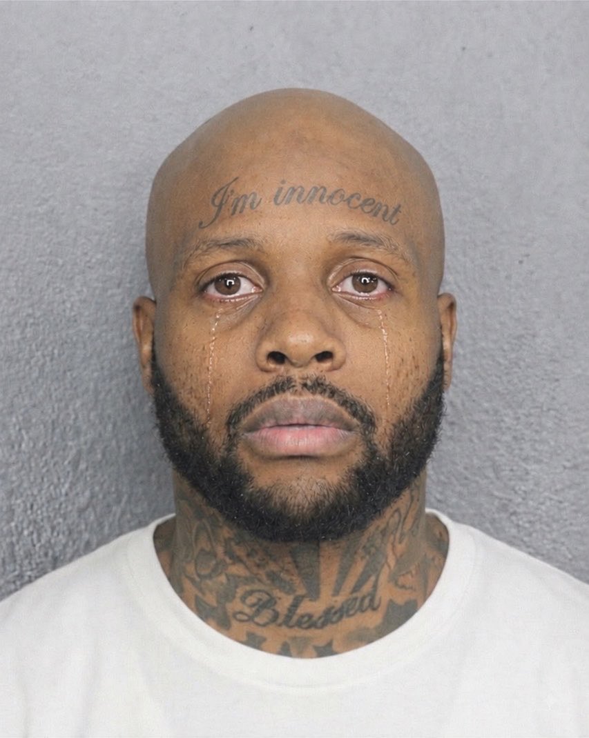 itsmedesignx's tweet photo. @DailyRapFacts Can’t y’all see this man is innocent https://t.co/JjUhcI2hqK