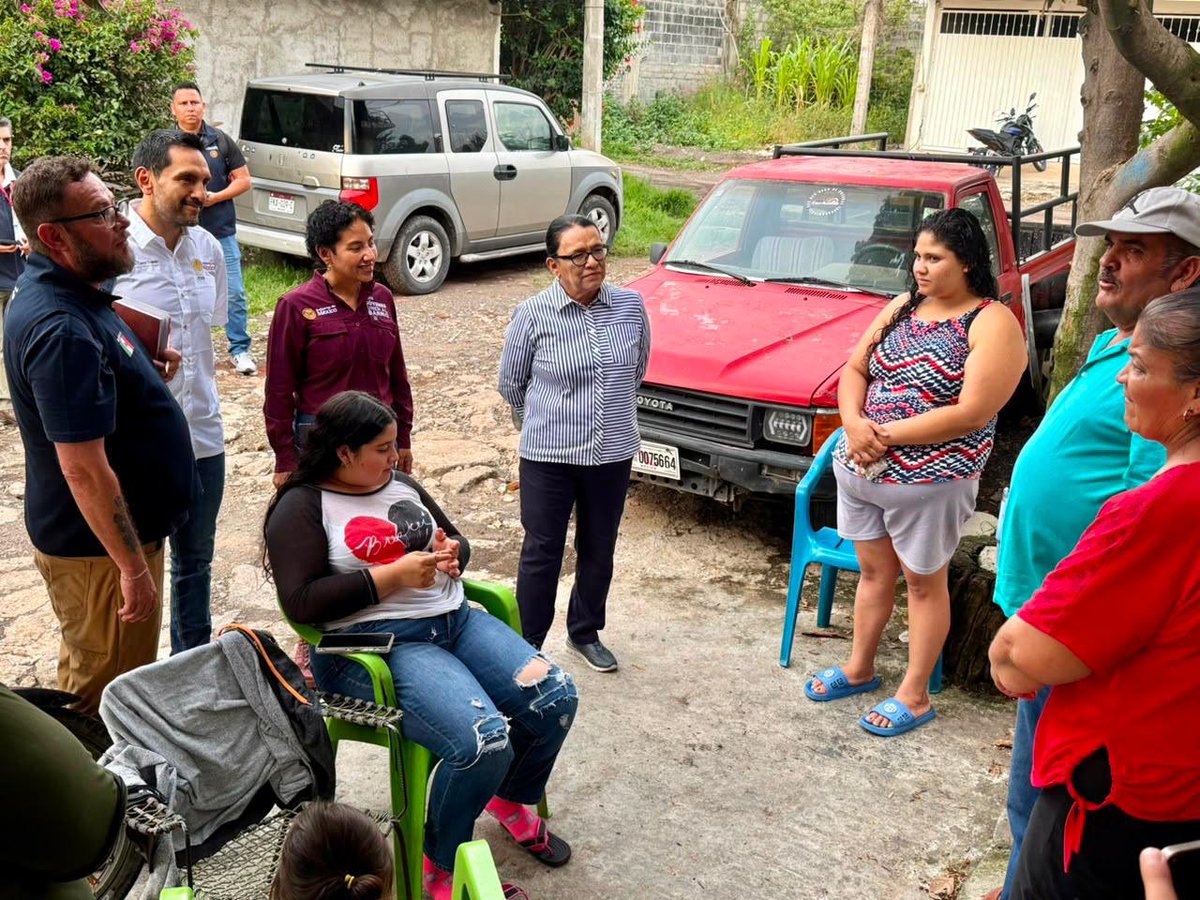 rosaicela_'s tweet photo. En #Michoacán, acompañamos a los brigadistas del @GobiernoMX de la Presidenta @Claudiashein que todos los días recorren las comunidades para identificar a niñas y niños que no van a la escuela o a jóvenes que no tienen empleo, para brindarles alternativas. 🇲🇽 @RocioBarcenaM @Bety_Olivares @AbrahamCarro @martha_lop @RodrigoCortesMX