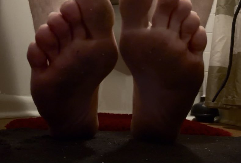 cashmasterkden's tweet photo. Bow 🙇 down to your kings!!💪👃🦶💧😈

#findom #cashmaster #cashgod #RT #feetworship #feetfetish #poppers #cashcow #paypig #serve #cashsubs #fagtax #send 

 @rt_feet @RT4MastersBR2
@BestSockMasters @slave_here @promo_masters @switchzak5ft7 @doodle_punky_2 @tonymontanadom https://t.co/rdoTQ1C2nc