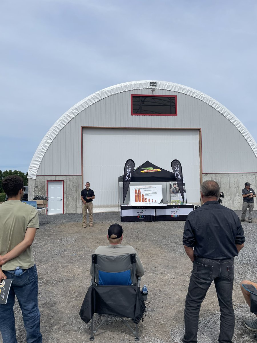 OntAg's tweet photo. Unlocking yield potential with premium fertility 📈
@SynAgri_SEC gives #ONYield26 attendees an in-person look at how premium fertilizer technologies and advanced nutrition strategies can help Ontario growers maximize yield potential, improve nurtient efficiency, and more! https://t.co/elCVDJaMIN