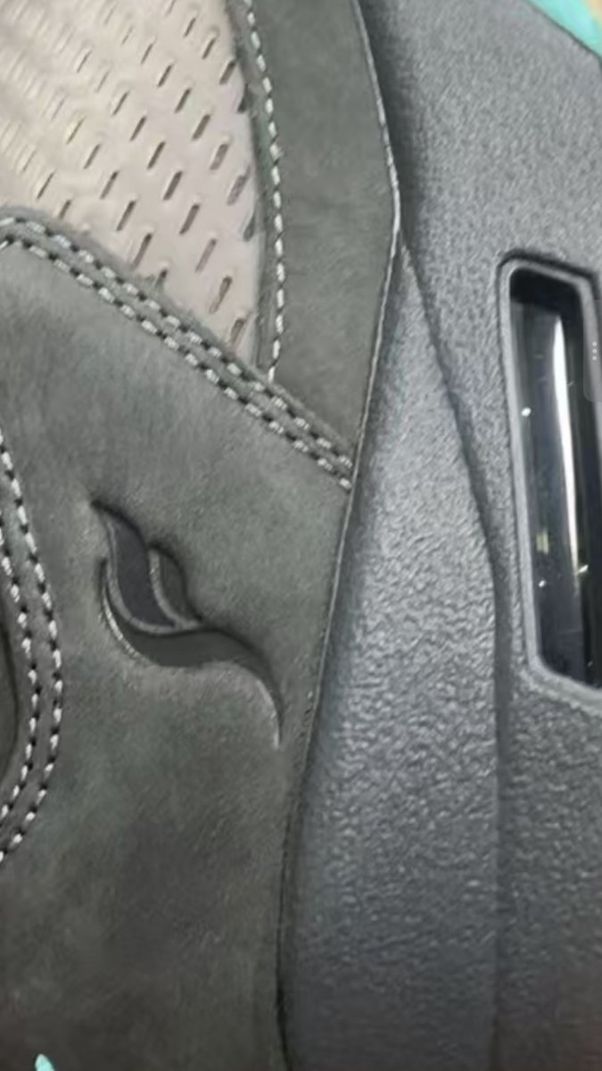 JustFreshKicks's tweet photo. FIRST LOOK: SoleFly x Air Jordan 5 Retro OG SP 🌴👀

🗓️ October 2026
💰 $225 https://t.co/ALOEMayJIZ