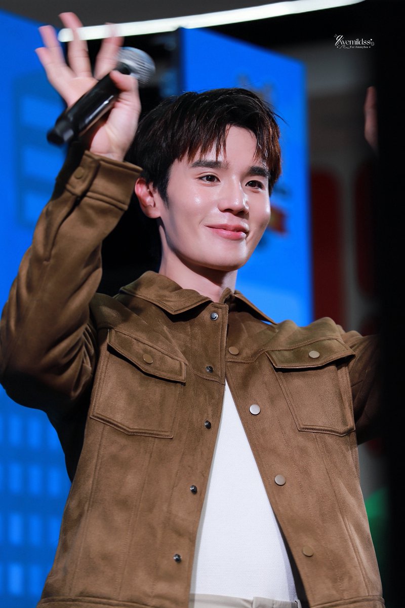 qwemildss's tweet photo. —- #JimmyLevel32ndUnlocked ✨

HAPPY BIRTHDAY @jimmyyjp_  💜🍯 ขอให้พี่จิมมี่มีความสุขในทุกๆวัน ยิ้มเยอะๆ ไม่เจ็บ ไม่ป่วย กินอิ่ม นอนอุ่น ไม่ว่าจะอยู่ที่ไหนทำอะไร ขอให้ถูกโอบล้อมไปด้วยความรักอยู่เสมอ ขอให้ความตั้งใจหรือความปรารถนาไม่ว่าจะเรื่องอะไร นั้นสมปรารถนาทุกเรื่องเลยนะ ขอบคุณที่ยังอยู่ตรงนี้ให้ได้เจอกันจริงๆ ขอให้เป็น 32 ที่มีแต่ความสุขกับการเป็นตัวเองนะพี่จิม 

💜 อย่าลืมยิ้มและเอนจอยกับทุกๆวันเยอะๆ เพราะถ้าพี่มีความสุข หนูก็จะมีความสุขเหมือนกัน ✨