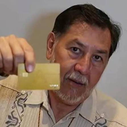 Armandoreporta's tweet photo. Este señor presume su visa dorada a EEUU debe saber que solo una visa dorada se emitió ya por EEUU. Que hay 335 solicitudes aún no resueltas, que cada visa dorada cuesta 15 mil dls. por la investigación de antecedentes y un millón de dólares por la visa. De donde saco el dinero?? https://t.co/M7sc977BWu