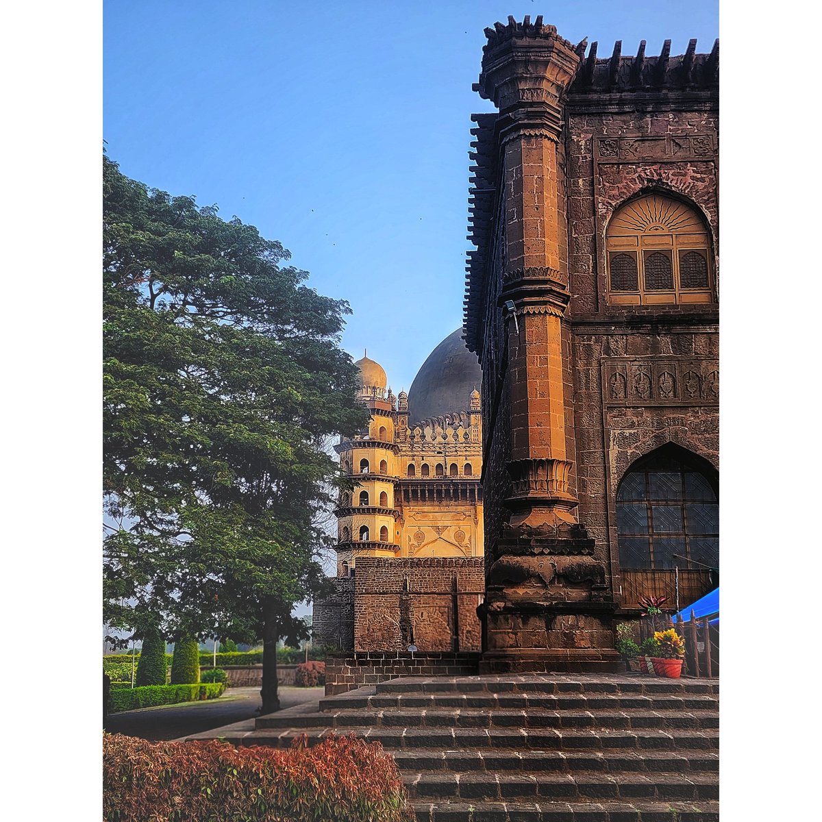 shaswat_doctor's tweet photo. #incredibleindia #architecture #indiatraveldiaries #travel #architecturephotography #IndiaTravel #IndianMonuments #HeritageIndia #TravelIndia #IndianArchitecture #ArchitecturePhotography #MonumentPhotography #ExploreIndia #WanderIndia #IndiaDiaries #TravelPhotography #design https://t.co/MHFTzpipVU