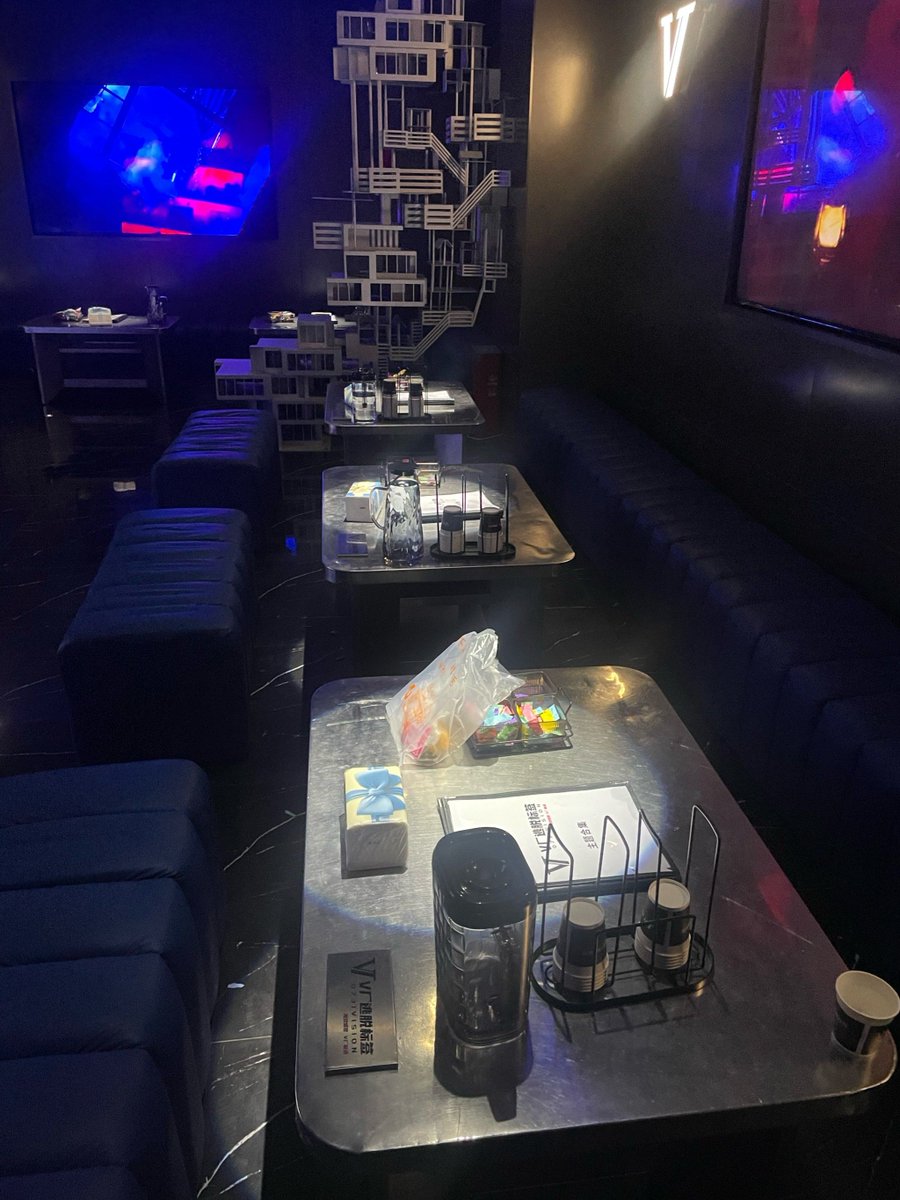 TRax09802590's tweet photo. Just survived a 60-min escape room with my crew—solved all the clues (even the weird cipher one!) and escaped right before the alarm blared. 10/10 adrenaline rush, already planning the next one!， https://t.co/ncjby9XMKy