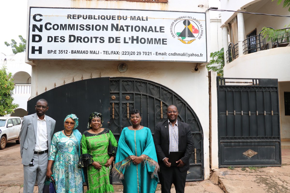 onufemmesmali's tweet photo. «ONU Femmes ne peut pas travailler sans les droits de l’Homme», c’est ainsi que @MNizigama a rendu hommage à la Commission Nationale des Droits de l’Homme (CNDH) lors de sa visite d’au revoir ce jeudi, tout en saluant la qualité du partenariat entre les deux organisations. https://t.co/ww633uXzvS