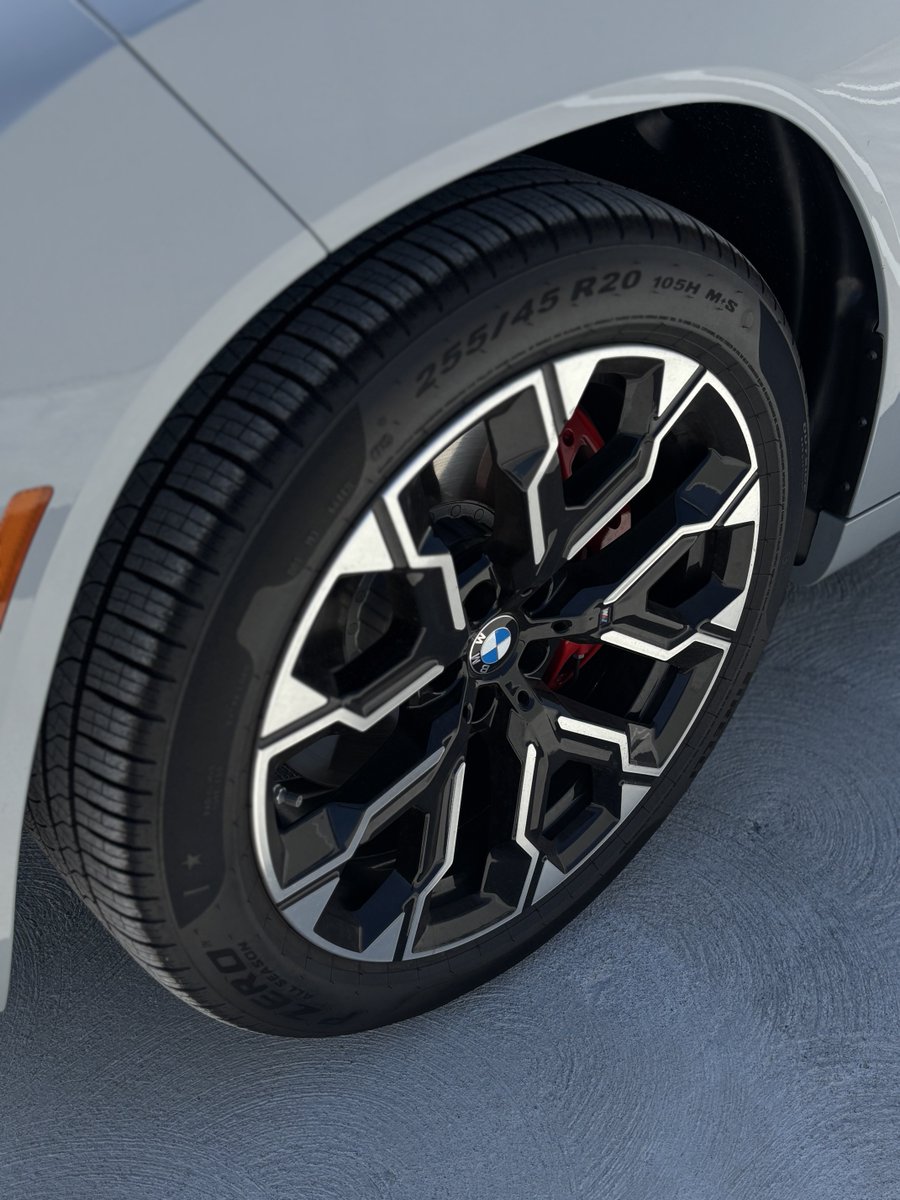 SCreekBMW's tweet photo. A closer look at the new BMW X3. From its sculpted design to its signature details, every angle was made to stand out.

https://t.co/l7h2W55n58 https://t.co/Y9qRRO77xA