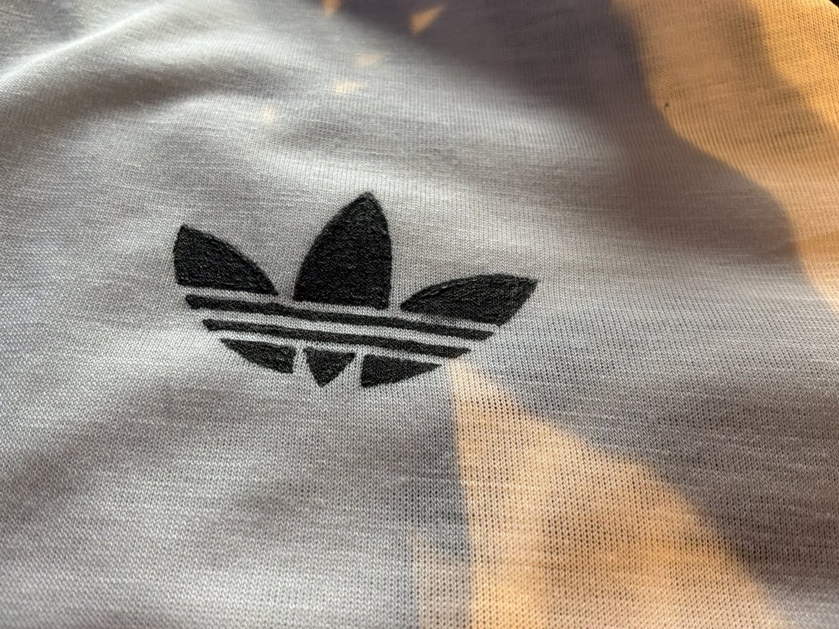 pauljf3's tweet photo. Adidas 1984 Gremio shirt , other than that I don’t know much about it https://t.co/T8U4acG195