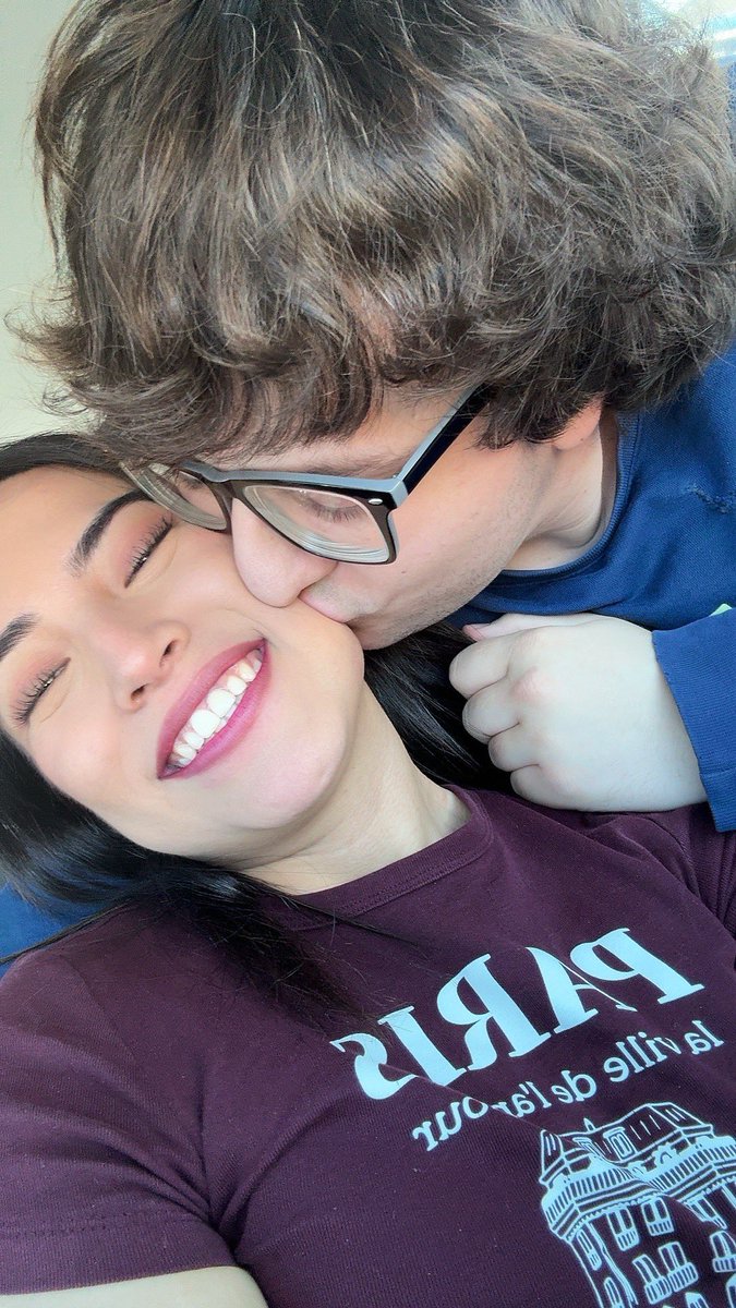 _Sleeves's tweet photo. breakfast con mi amor 💙 https://t.co/RrBoRyOFy6