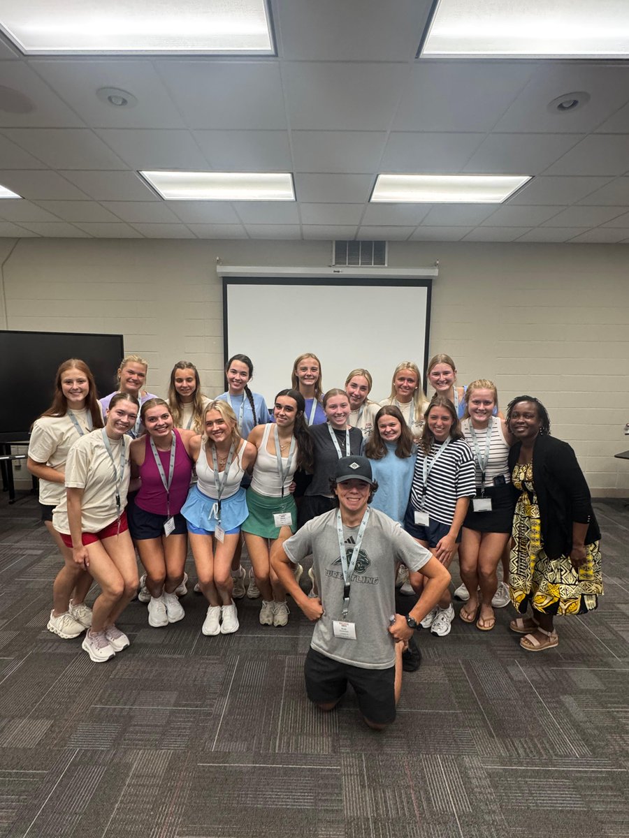 SamfordEd's tweet photo. Today, we welcomed our final group of Bulldog Days students to the School of Education! The excitement continues across campus as our freshmen Bulldogs begin moving into their residence halls.

Welcome to Samford, Class of 2030! We cannot wait to see all that you accomplish. 💙❤️ https://t.co/wU0G3IWjQB