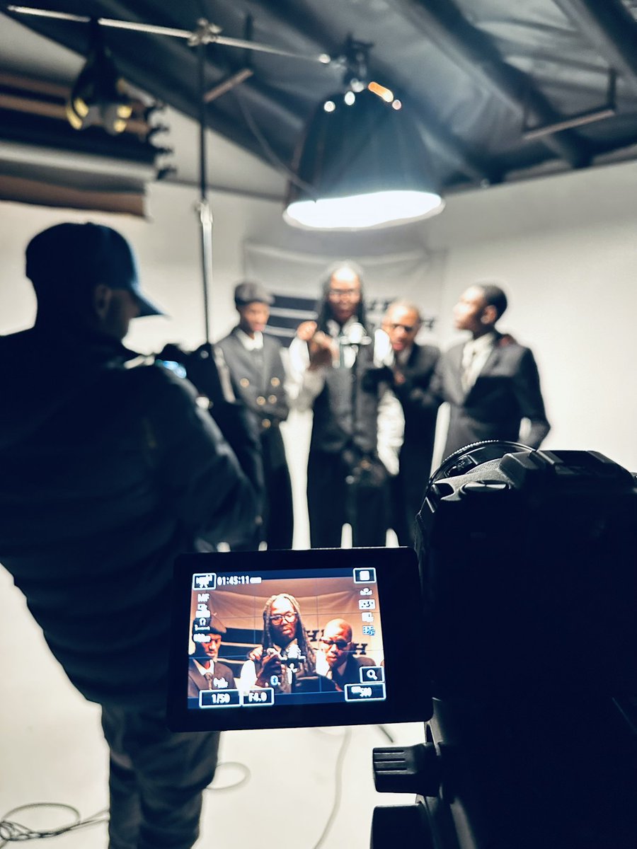 ___eatzz's tweet photo. Worked on these 4 episodes for SESSIONS by my brotha @MswenkoFranko 🙏🏼🙏🏼 can’t wait for them to drop!! 

The North Mob
Klein Emo
Slim Dumpie
Skatle 

In the meantime yall can check out the material that’s out so far on his YouTube: https://t.co/mVnHUfKmKo https://t.co/Q3eETvWKeI