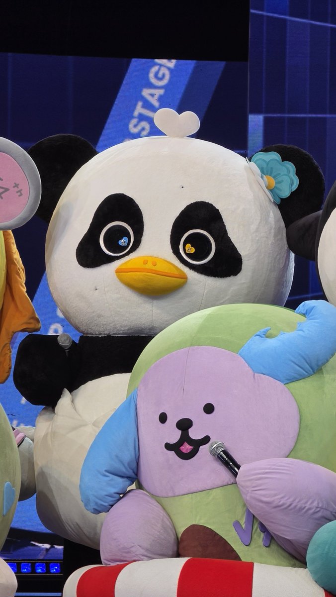 lunar_GMMTV's tweet photo. เช็คอิล TPOP STAGE จ๊ะห์ อะ ะะะ

#TpopStagepresentedbyPEPSIweek33
#LUNAR https://t.co/vapClnORX8