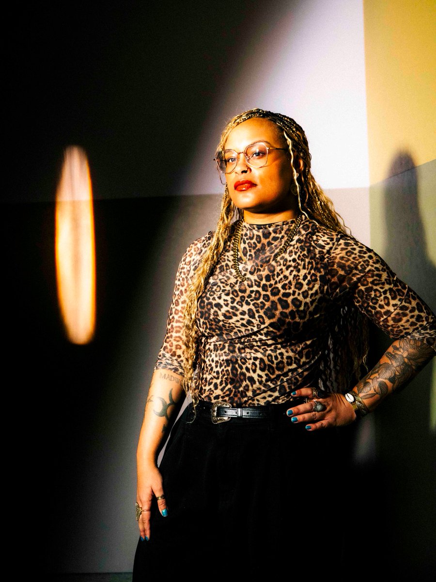 oldfilmsflicker's tweet photo. Don't miss our final screening of THE INVITE tonight at 9pm at FACETS Chicago.

I'll be introducing the film and then will be joined in conversation with Angelica Jade Bastién after the screening ends.

Tickets: https://t.co/Nau1EKUEZ1 https://t.co/kVbVjM0aBu