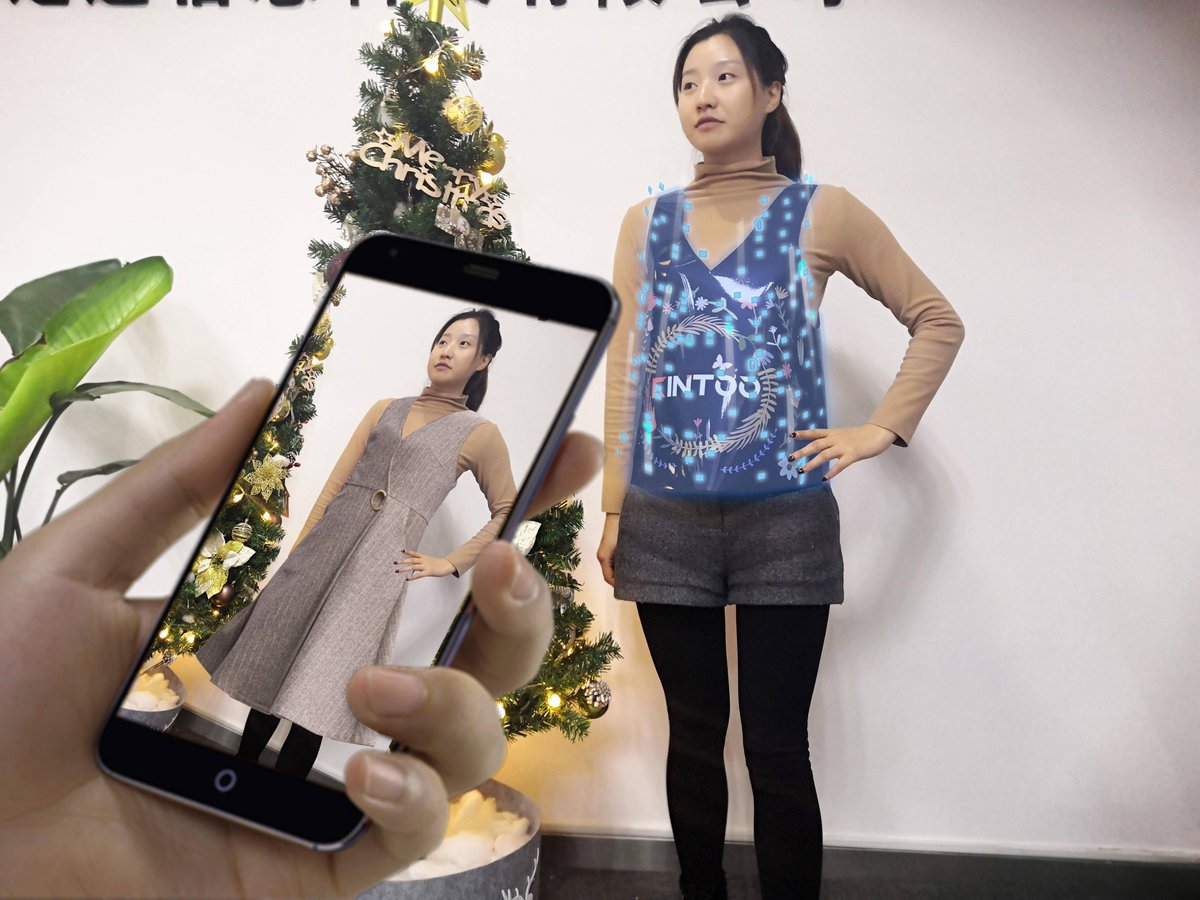 Voicetech3's tweet photo. Tried the new AR in-store fitting tool — saved me 30 mins of searching clothes and got my perfect fit on the first try! Game-changer for shopping.， https://t.co/E1j4Fp6ro2