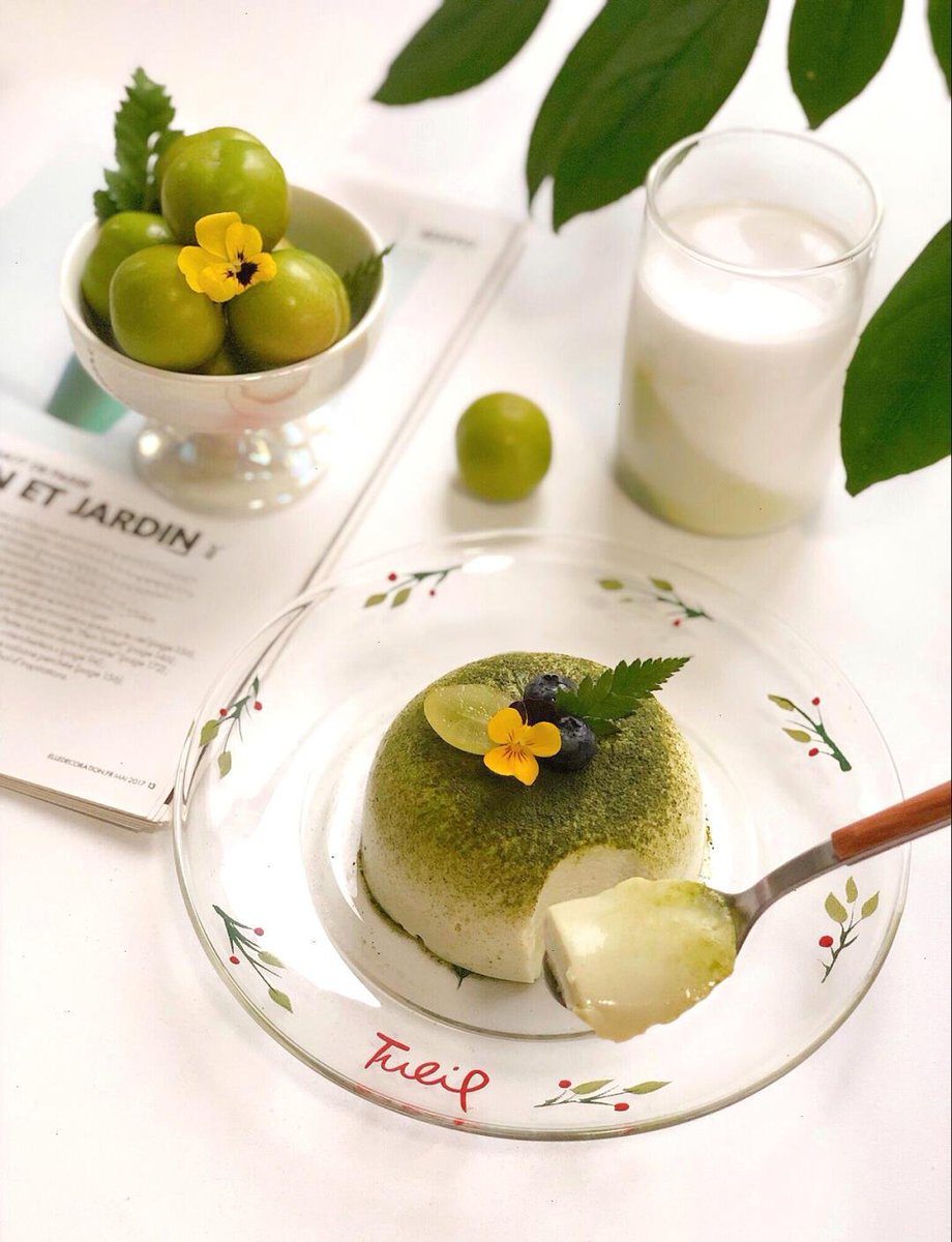 AerSantos's tweet photo. Late-night snack win: creamy matcha tofu pudding with red bean, warm and smooth that hits the spot perfectly. https://t.co/z4Y47wCp3J