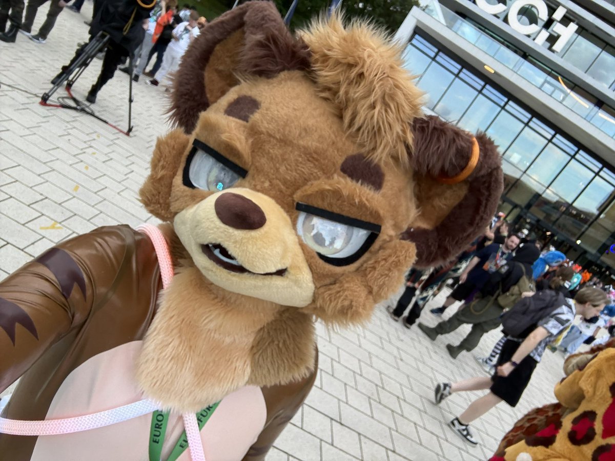 marius0331's tweet photo. Hiiiii~~~

#Eurofurence #EF2026 https://t.co/OslOKxRrQf
