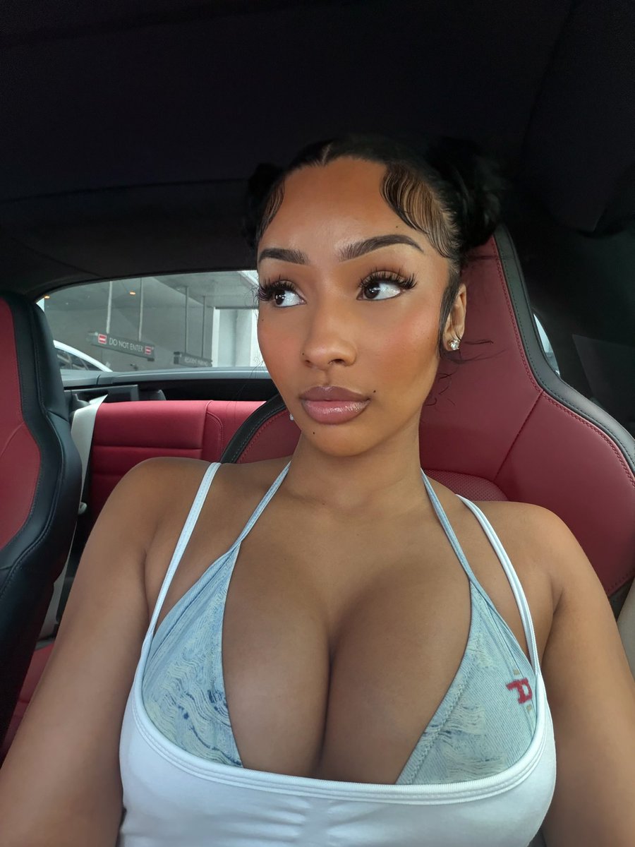 RubiRose's tweet photo. 😼 https://t.co/JXyt0unAic