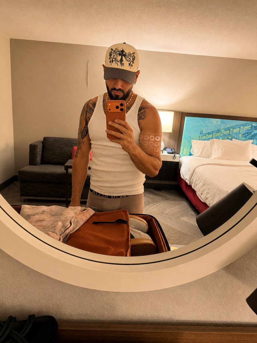 cuban_bruno's tweet photo. Hotel lights, bad intentions. 😏

#ThirstTrap #SexyMen #HotGuys https://t.co/1npeUO9LHq