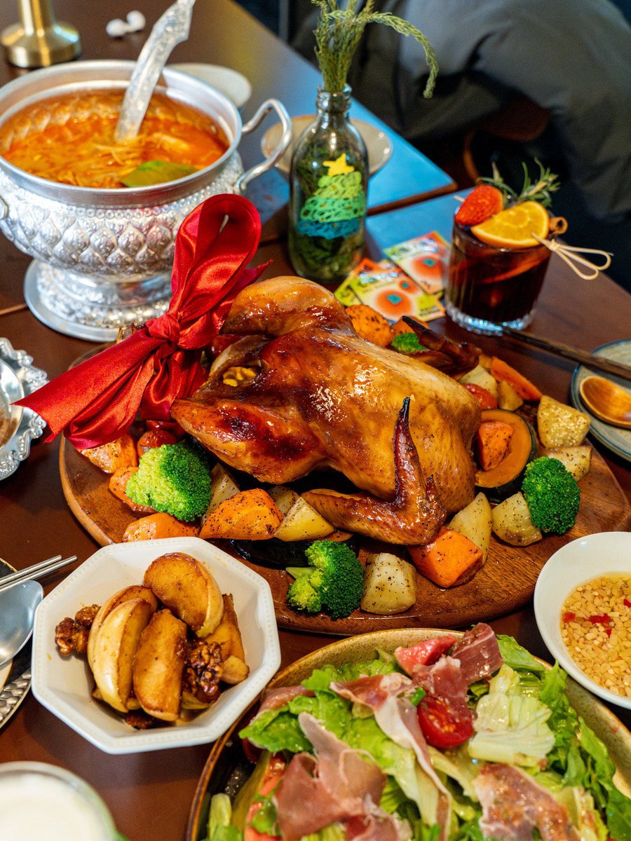 MastKori's tweet photo. This weekend’s holiday special: Roasted whole herb turkey with cranberry glaze, garlic mashed potatoes and spiced pumpkin pie slices  Reserve your spot now! https://t.co/4F5EQRqTzy