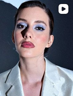 duawardz's tweet photo. ela com essa sombra azul é um espetáculo https://t.co/erLY6iBmXa