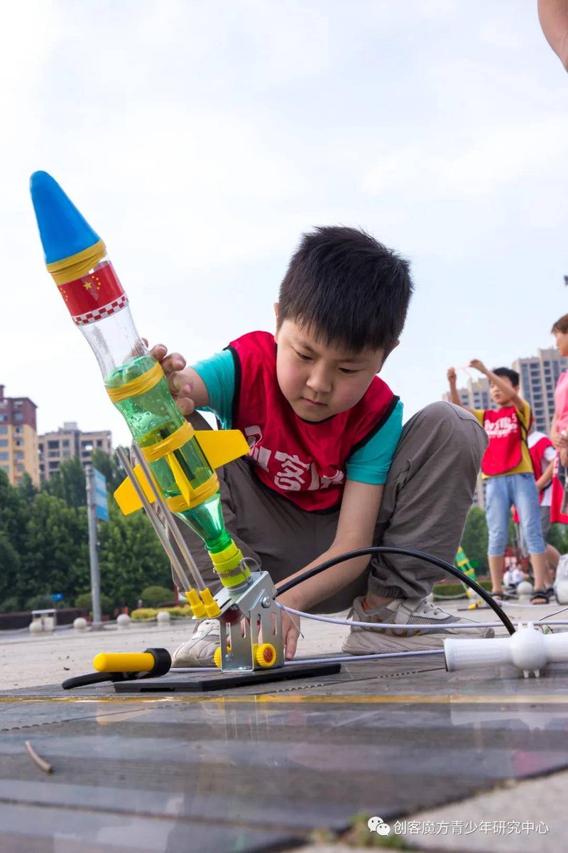 AntoineBrance's tweet photo. Today’s mini adventure: building a cardboard rocket ship with my 5-year-old! We laughed, crumpled a little, and launched our “mission” to the moon on the living room floor https://t.co/pH5DylxAMk