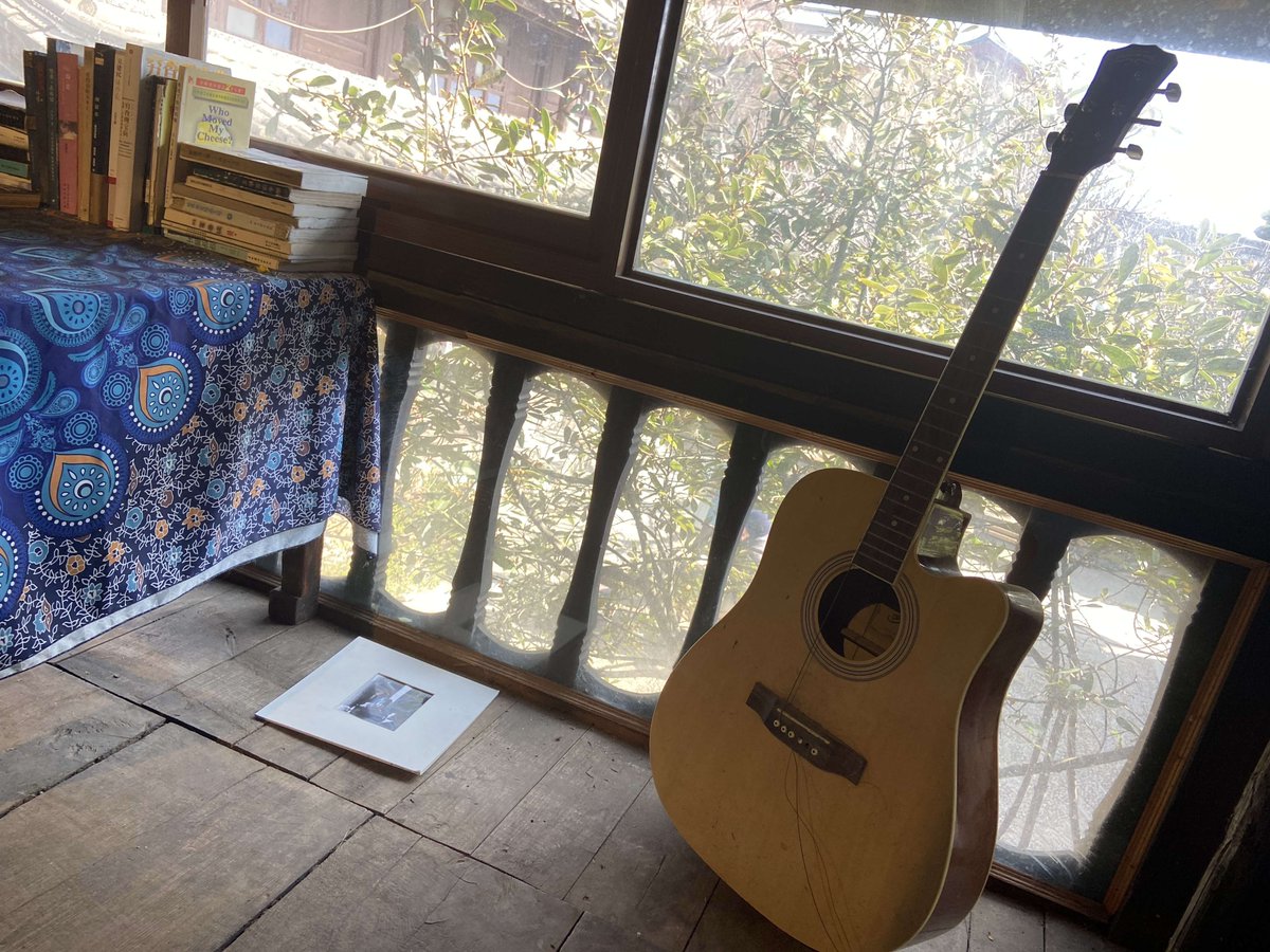 Mosi931's tweet photo. Just discovered this indie folk track—warm guitar strums + haunting vocals = pure calm for a rainy afternoon. ， https://t.co/nfLP6Lr0n0
