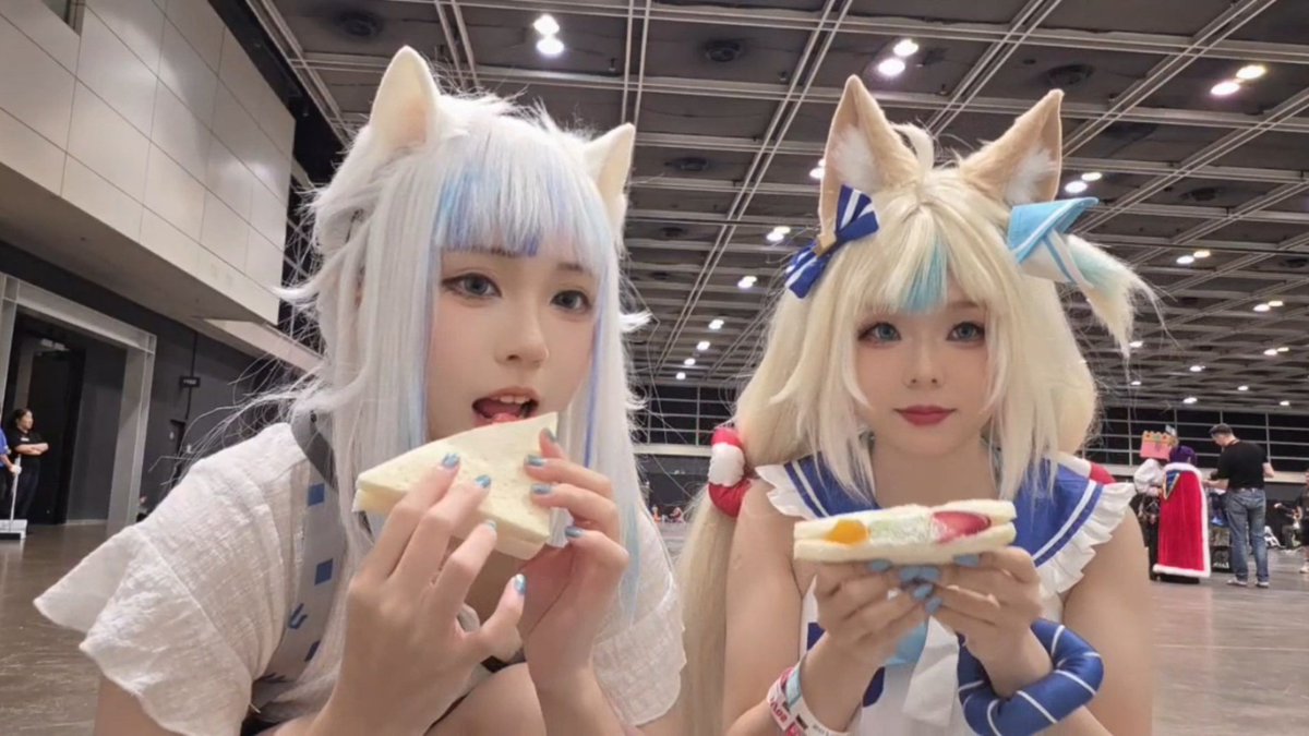 Eliza59831286's tweet photo. Just had the best day at the anime convention! Met my favorite voice actor, scored limited edition merch, and fangirled nonstop. Already planning next year’s trip https://t.co/ECphHPfxER