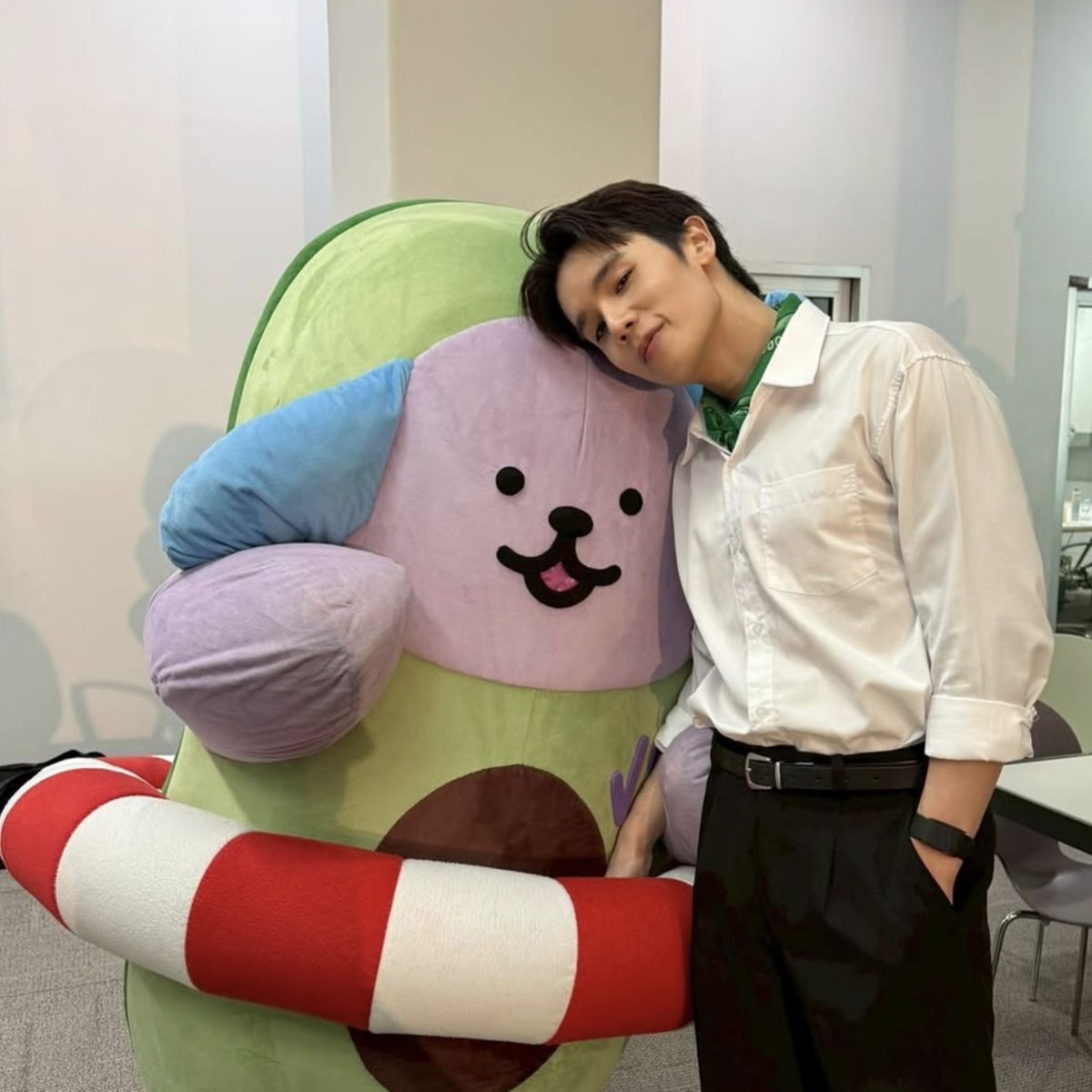 soufhv_'s tweet photo. —♡ 𝑯𝒂𝒑𝒑𝒚 𝟑𝟐𝒏𝒅 𝑱𝒊𝒎𝒎𝒚'𝒔 𝑫𝒂𝒚 🍰✨️
#JimmyLevel32ndUnlocked

     สุขสันต์วันเกิดพี่จิมมี่ 3 ขวบ 2 เดือนแล้วว
ขอให้มีสุขภาพกาย สุขภาพใจที่แข็งแรง 
เจอปัญหาอะไรก็ขอให้ผ่านไปได้ด้วยดี ขอให้ประสบความสำเร็จในทุก ๆ พาร์ทของชีวิต ขอให้มีผลงานให้เราได้ติดตามเยอะๆขึ้น ขอให้ลักยิ้มได้เปิดทำการทุกวัน รอชมงานแสดงและงานพาร์ทอื่นๆของพี่อยู่ตรงนี้ ส่วนตอนนี้ก็ปักเมนคูมป้องปิ้วรออยู่ฮะ 😎