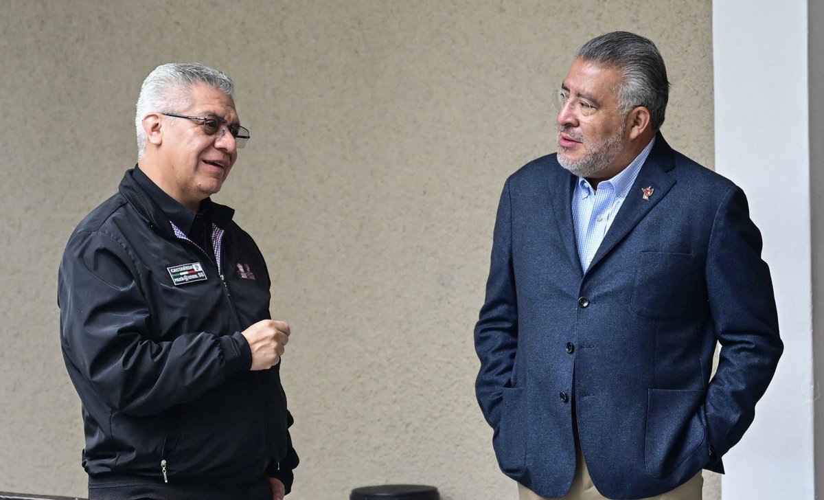 horacioduarteo's tweet photo. ¡Excelente jueves! 👋🏼
Terminamos la primera reunión del día: 
✅ Mesa de Paz con la Gobernadora @delfinagomeza e integrantes de los tres órdenes de gobierno, Fuerzas Armadas, @FiscaliaEdomex y #CNI. 

#ElPoderDeServir https://t.co/MtkBJS2Yth