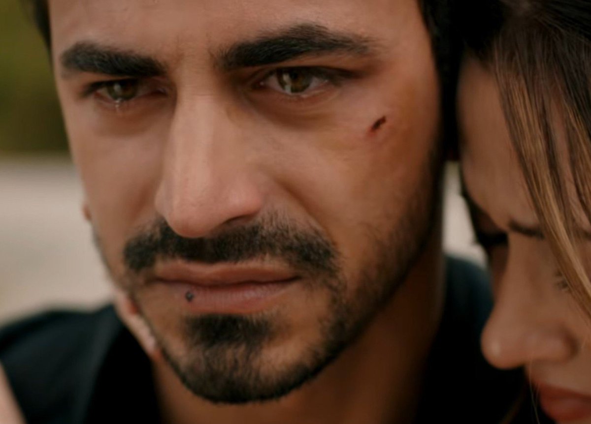 eminaddict's tweet photo. pls give him a break even for once, he spent his 20 years of life behind revenge of his sister who's not ready to accept him as her brother. Ateş has nothing in life except mercan, his only light in his darkness. And now hazar also entered their life to ruin his remaining peace😭 https://t.co/4qXkrCVqP8