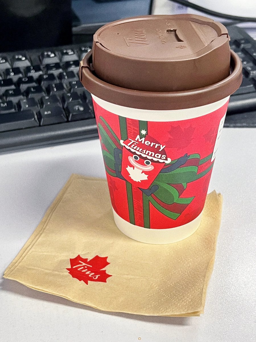 EiyQah2's tweet photo. [Hey friend! Just grabbed your favorite iced latte on my way, swing by my desk anytime today if you need it! ]， https://t.co/Xm0CE5PW6W